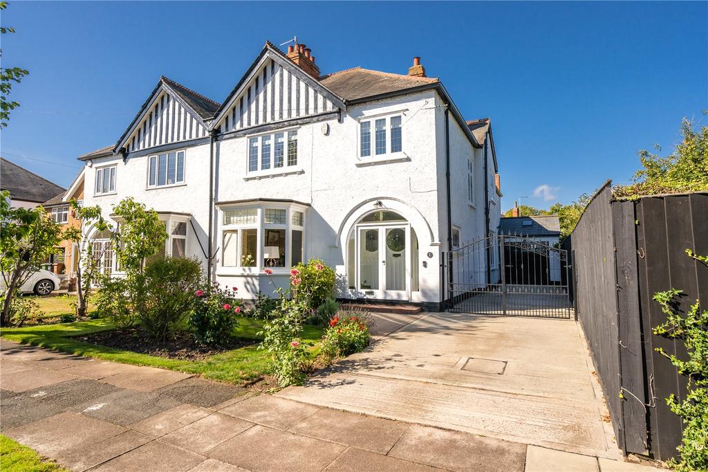 Devonshire Avenue, Grimsby... 4 bed semidetached house £335,000