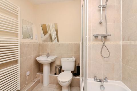 undefined, Great North Road, Hatfield, AL9