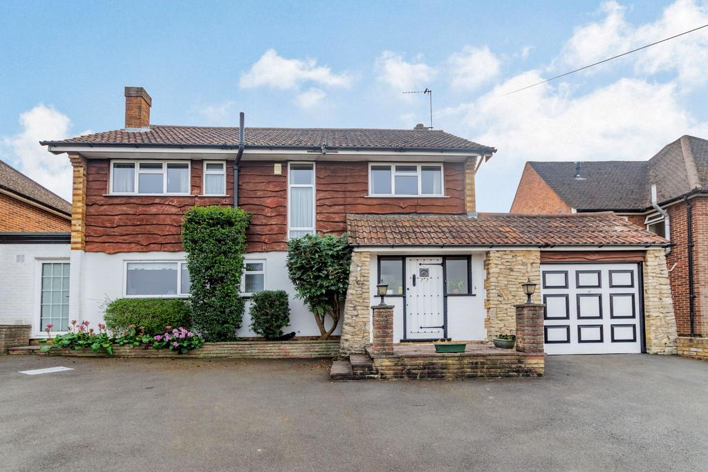 Highfield Way, Rickmansworth, WD3 4 bed detached house for sale £1,195,000