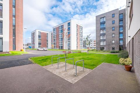 4/3 Arneil Drive, Edinburgh, EH5 2GR