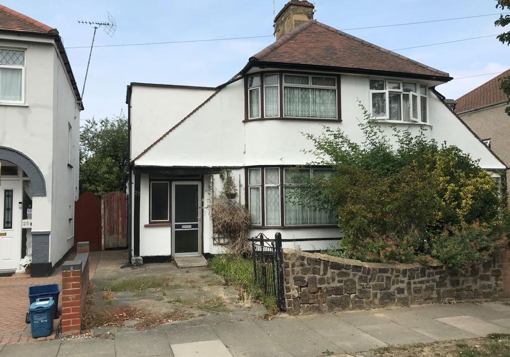 27 St. Lukes Road, SouthendonSea... 2 bed semidetached house £150,000