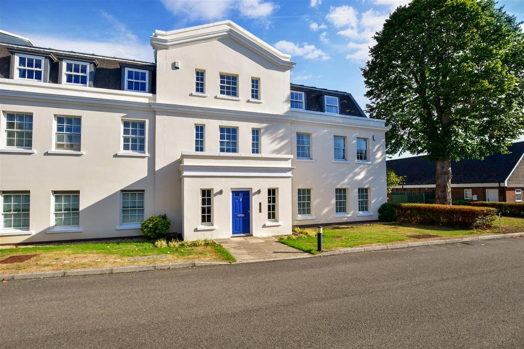 Ford Road, Tortington Manor, Arundel, West Sussex 2 bed apartment for