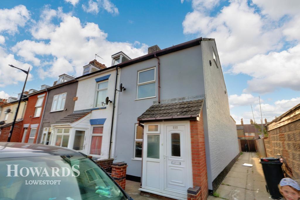 Cambridge Road, Lowestoft 3 bed end of terrace house £160,000