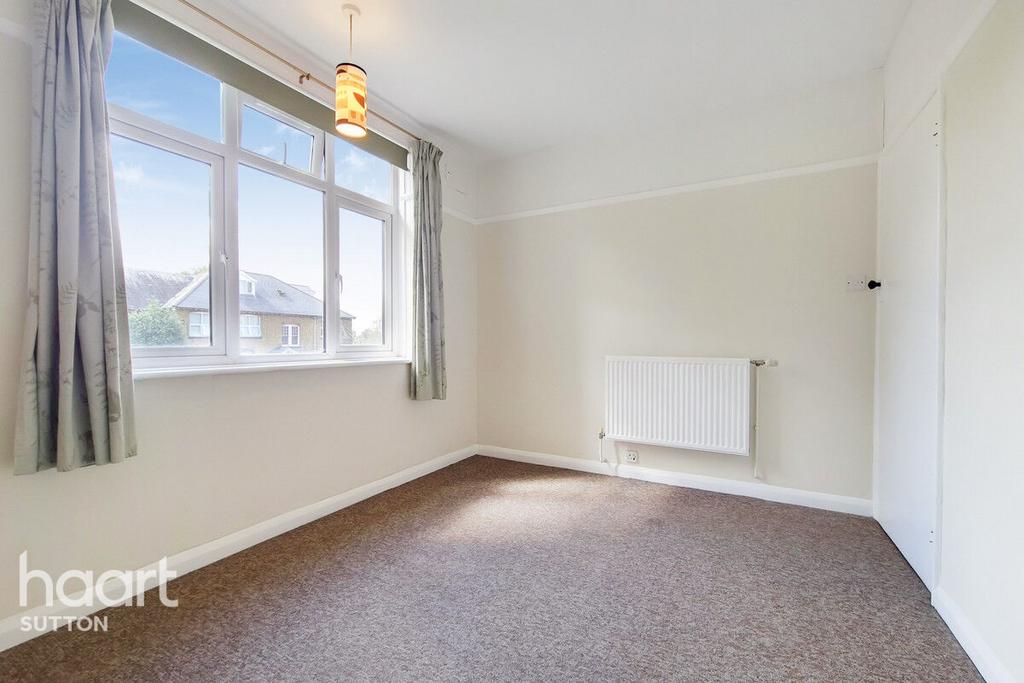 Oakhill Road, Sutton 2 bed flat £275,000