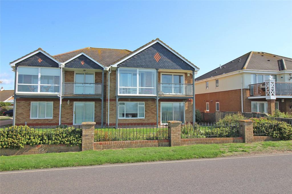 Hurst Road, Milford on Sea, Lymington, Hampshire, SO41 2 bed apartment £550,000
