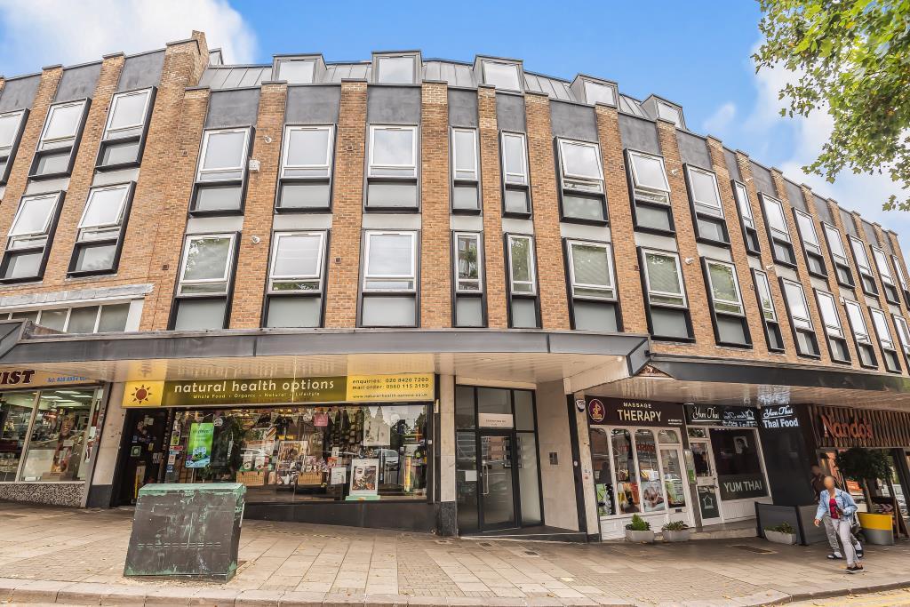 Stanmore, Greater London, HA7 1 bed apartment £1,250 pcm (£288 pw)