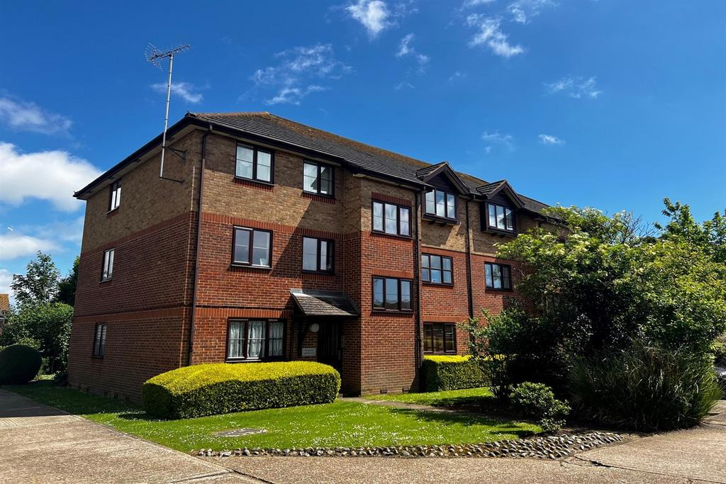 17 Dorking Court, Copper Hall Close, Rustington, Littlehampton, BN16 1