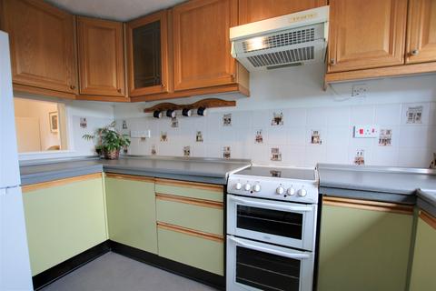 39 Falcon View, Winchester, SO22 4EP