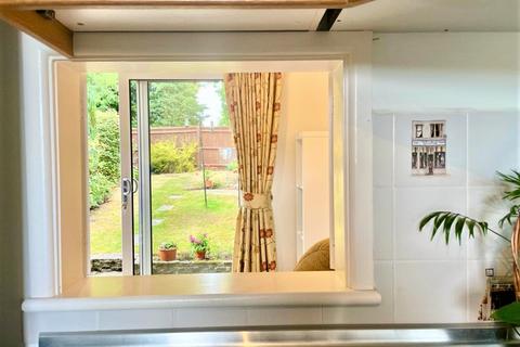 39 Falcon View, Winchester, SO22 4EP