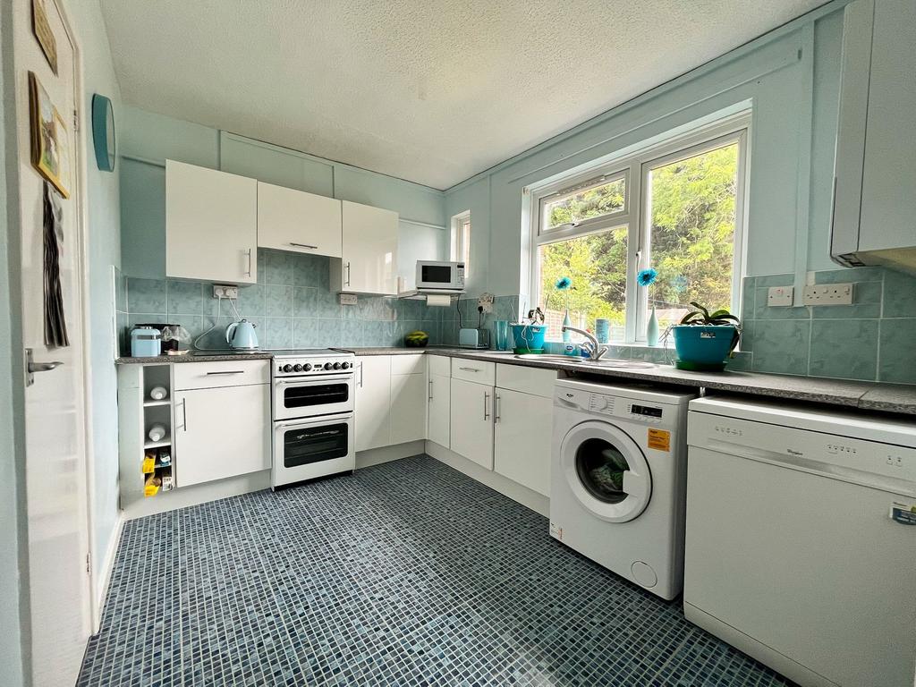 Davids Road, Bristol, BS14 2 bed ground floor flat £210,000