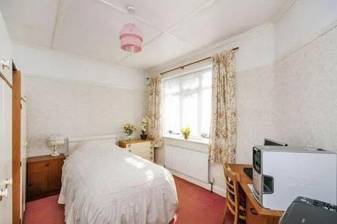 2 bedroom terraced bungalow to rent, Hallowell Avenue, Croydon, Sutton, CR0