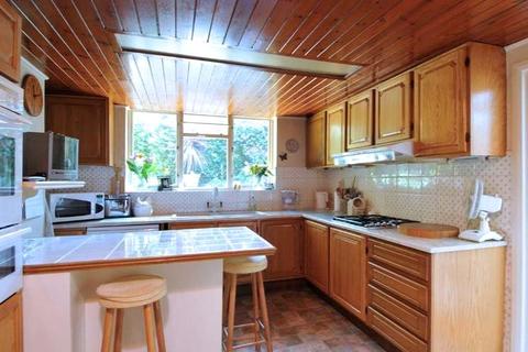 10 Alexandra Avenue, London, SW11 4DZ