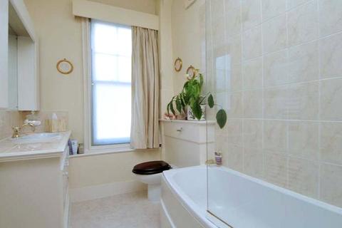 10 Alexandra Avenue, London, SW11 4DZ