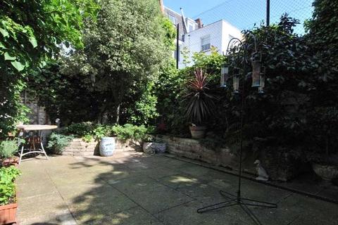 10 Alexandra Avenue, London, SW11 4DZ