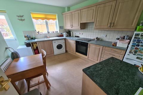 2 Blackberry Walk, Crewkerne, TA18 7DP