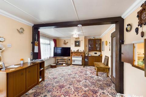 2 bedroom park home for sale - Avon Park, Netheravon, Salisbury SP4 9RA