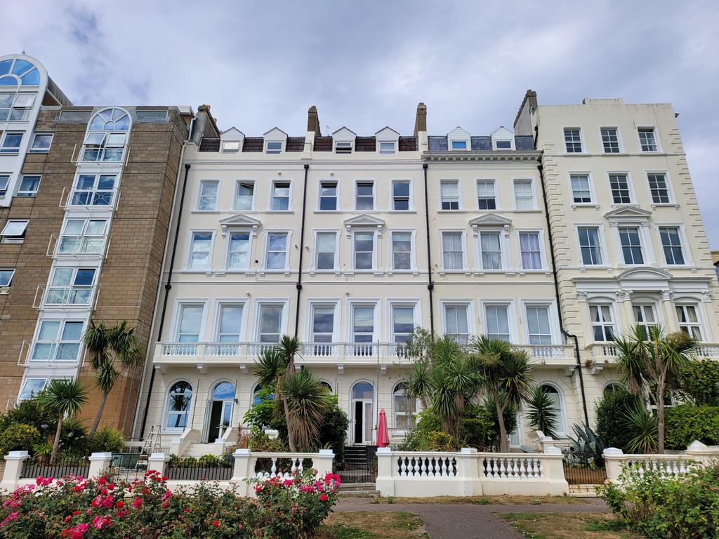Terrace Road, St. LeonardsOnSea, TN37 2 bed flat £900 pcm (£208 pw)