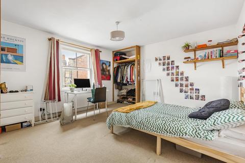 2 bedroom flat for sale - Battersea Park Road, Battersea