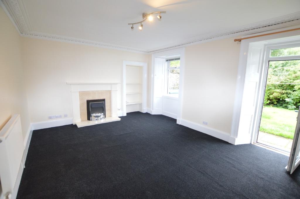 Elgin Street, Dunfermline, KY12 2 bed flat £750 pcm (£173 pw)