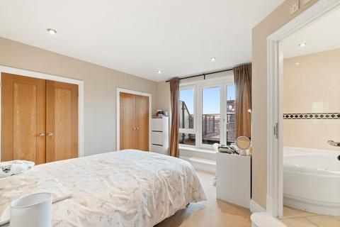 3 bedroom flat to rent, Warren House, Beckford Close, West Kensington, London
