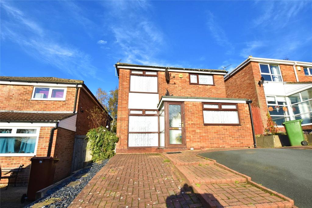 Dale Park Walk, Cookridge, Leeds 3 bed detached house £335,000