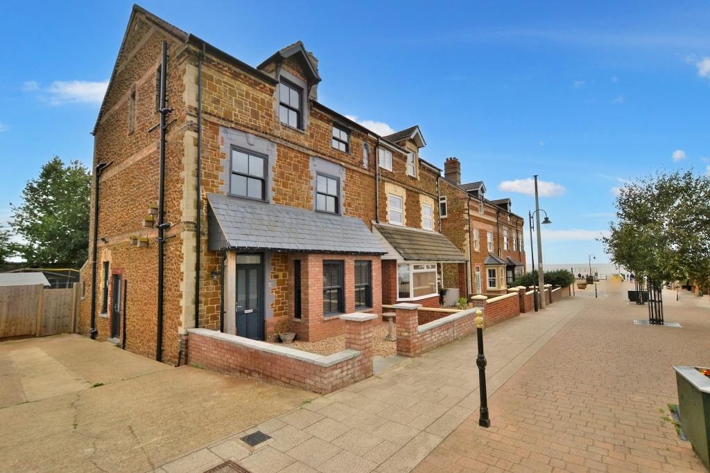 Seagate, Hunstanton 4 bed semidetached house £595,000