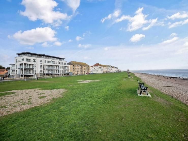 Queens Road, Littlestone, New Romney... 2 bed apartment £240,000