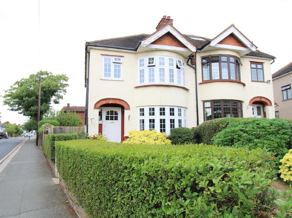 Eversleigh Gardens, Upminster RM14 3 bed semidetached house for sale