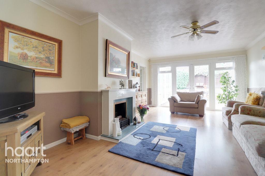 North Street, Rothersthorpe 3 bed bungalow for sale £375,000