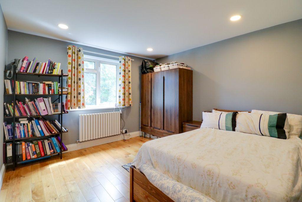 Bedroom 2 (Double)