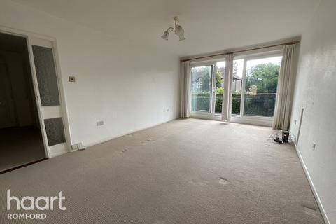 2 bedroom apartment for sale - Manor Road, Romford
