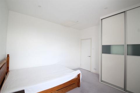 2 bedroom flat to rent, Pinner Road, Harrow, HA1 4ET