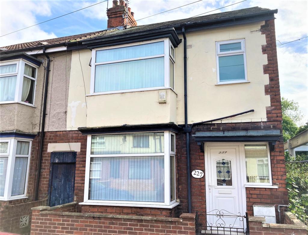 Perth Street West, Hull, HU5 3 bed end of terrace house £120,000