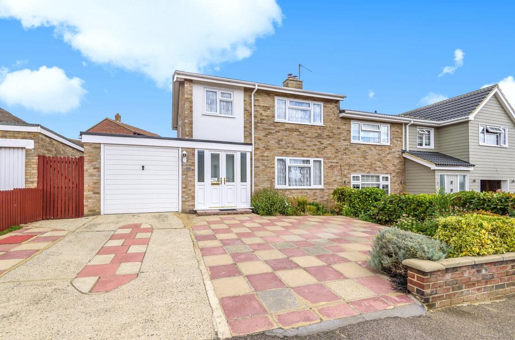 Canterbury Road, Sudbury, Suffolk, CO10 3 bed semidetached house £