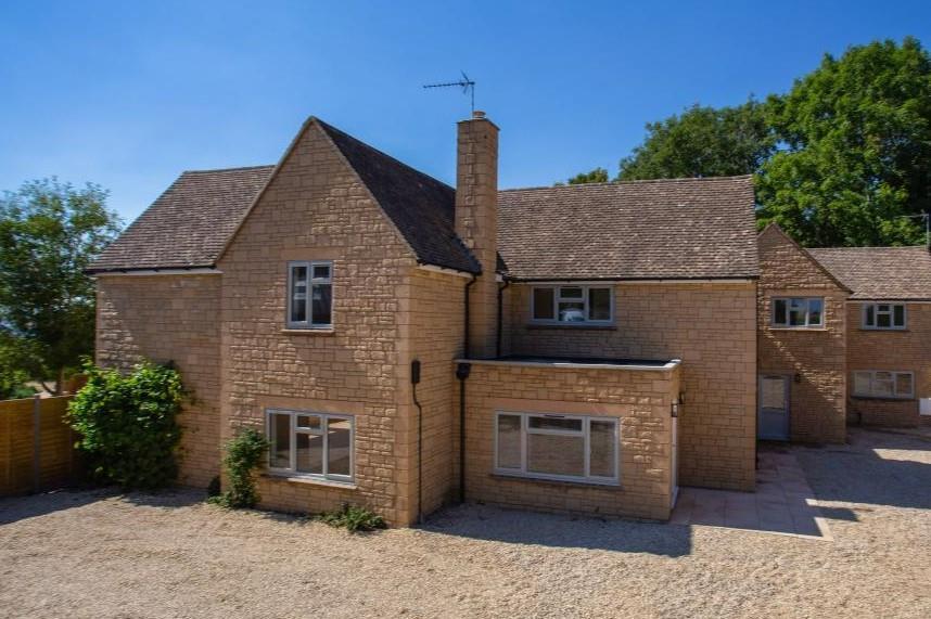 Wyck Hill, Stow on the Wold, Cheltenham, Gloucestershire, GL54 4 bed
