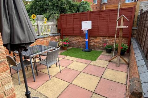 13 Baker Street, Northampton, NN2 6DH