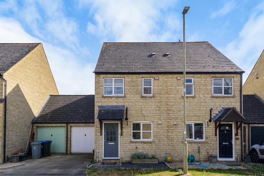 Chichester Place Brize Norton 2 Bed Semi Detached House £295 000