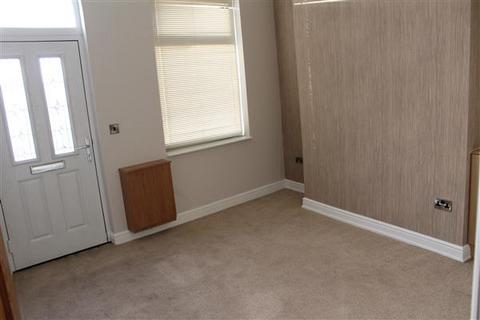 3 bedroom end of terrace house to rent, Ashton Road West, Manchester