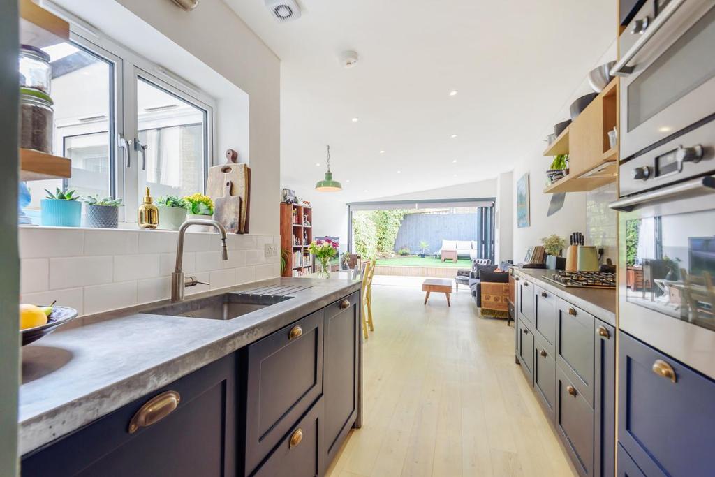 Branksome Road, Brixton 2 bed flat £650,000