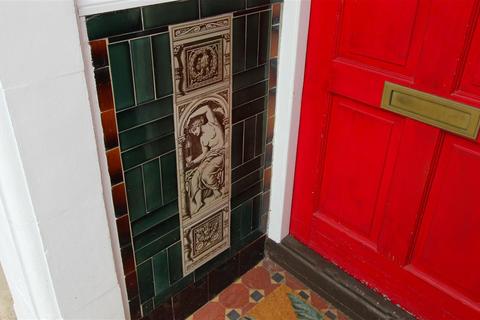111 Churchill Road, South Croydon, CR2 6HF
