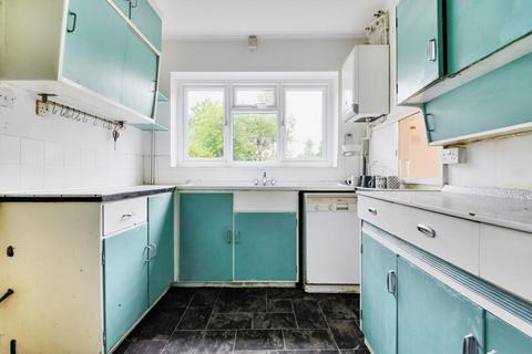 27 Kenton Avenue, Sunbury-on-thames, TW16 5AS