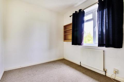 27 Kenton Avenue, Sunbury-on-thames, TW16 5AS
