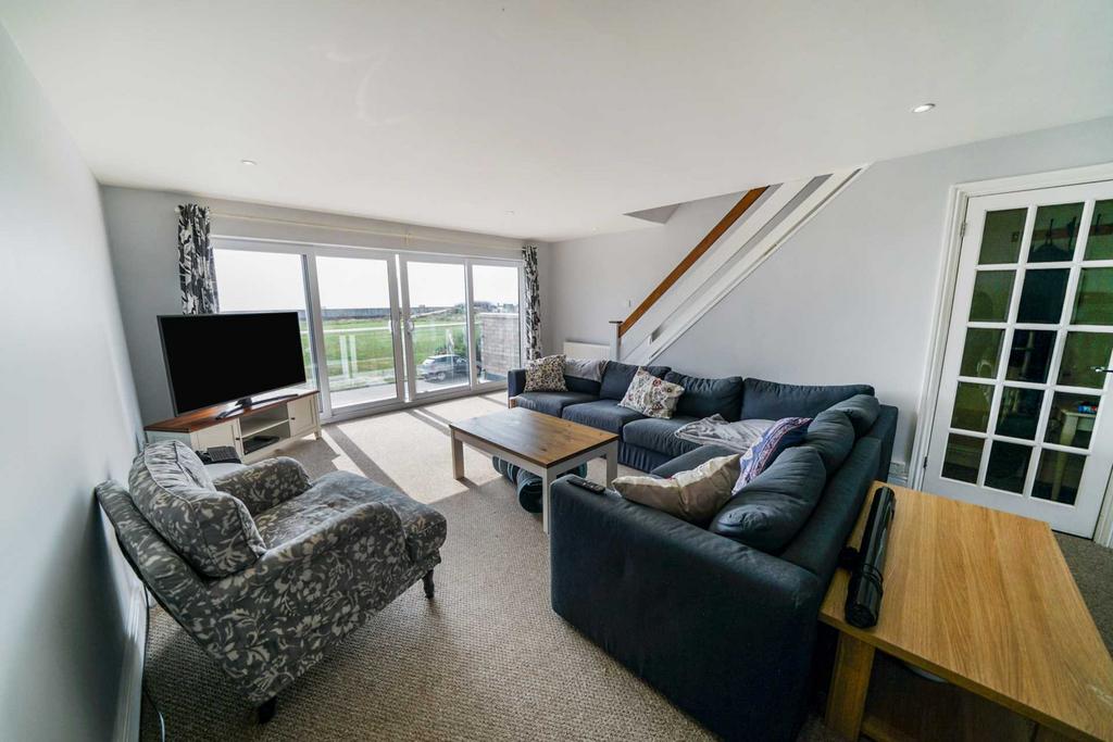 Kingsway, Selsey 3 bed for sale £350,000