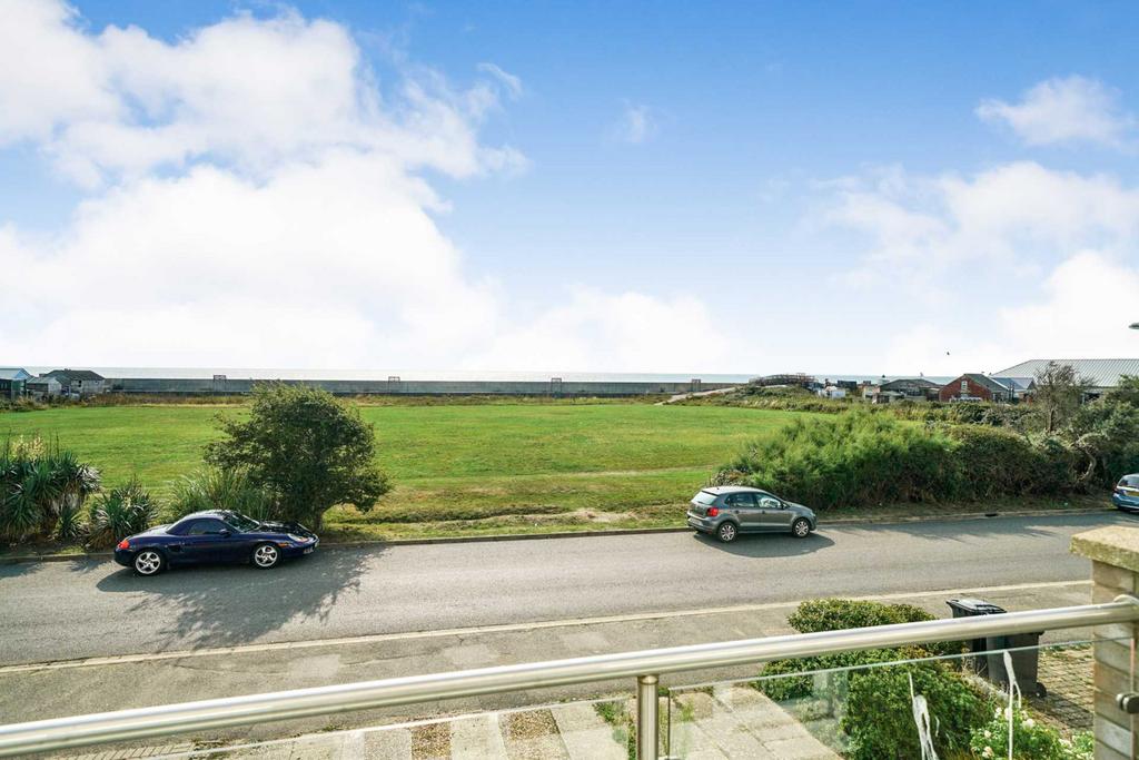 Kingsway, Selsey 3 bed £350,000