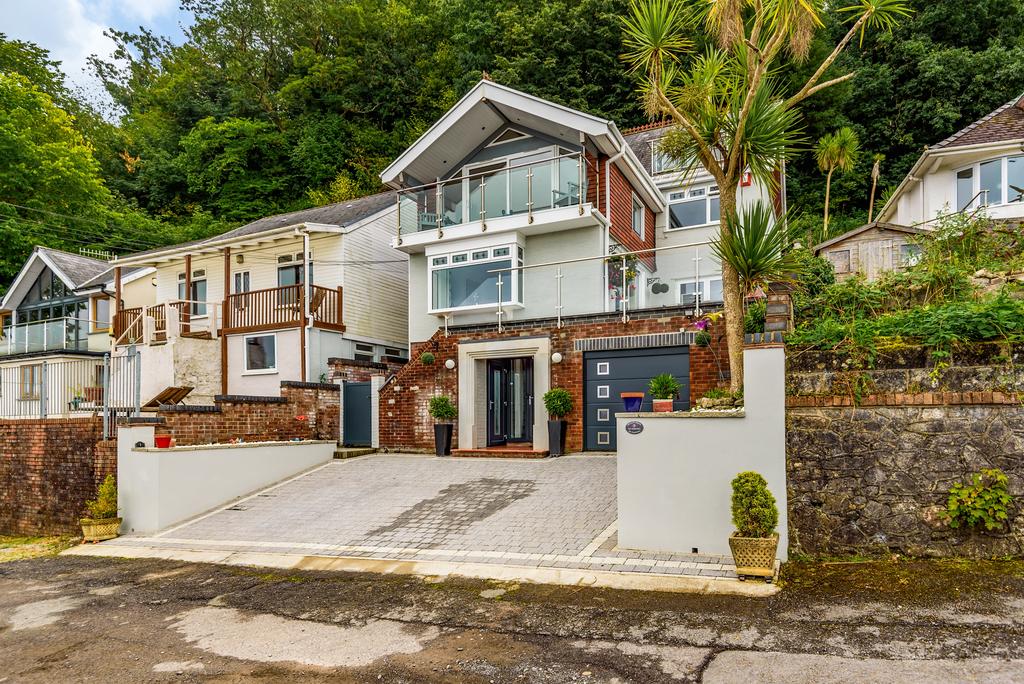 Broadview Lane, Mumbles, Swansea, SA3 4 bed detached house £795,000