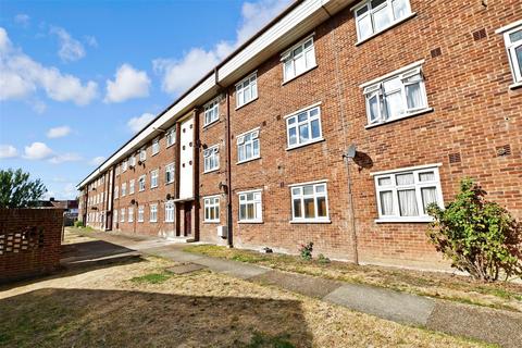 2 bedroom apartment for sale - Hatfield Close, Ilford, Essex