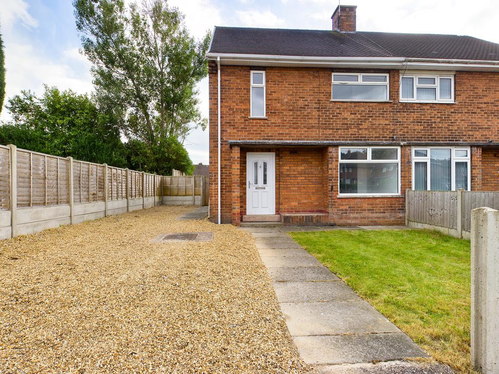 Linda Road, Tunstall, StokeonTrent... 3 bed semidetached house £