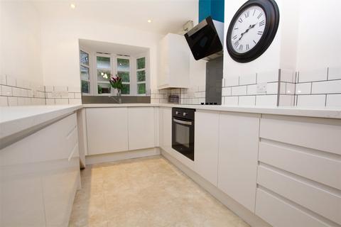 3 bedroom end of terrace house to rent, Oakfield Place, Witney, Oxfordshire, OX28