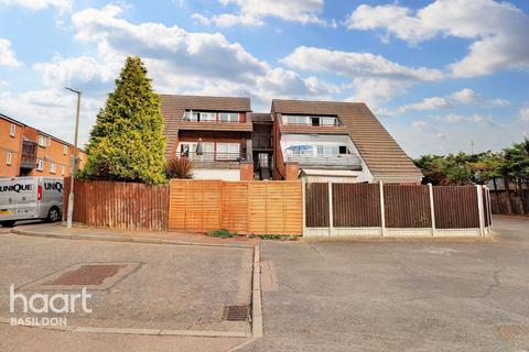 43 Calvert Drive, Basildon, SS13 1TB