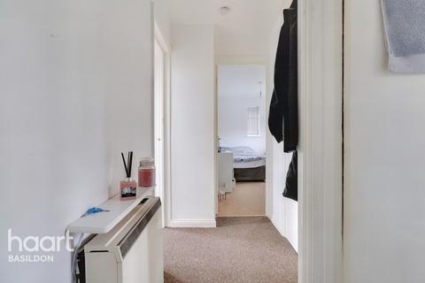 43 Calvert Drive, Basildon, SS13 1TB